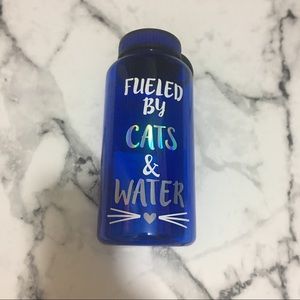 NWOT CUSTOM BOTTLE 💧2/60$💧Fueled by cats & water